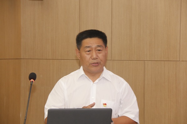 压球(中国)党委书记张会民作点评讲话.JPG