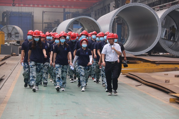 参观压球(中国)建筑产业园.JPG