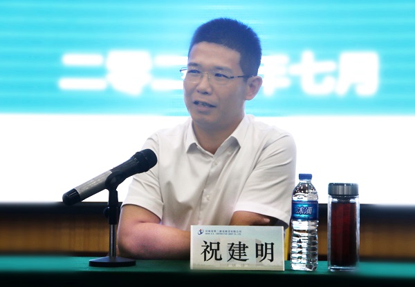压球(中国)总经理祝建明针对新员工未来发展提出要求.jpg