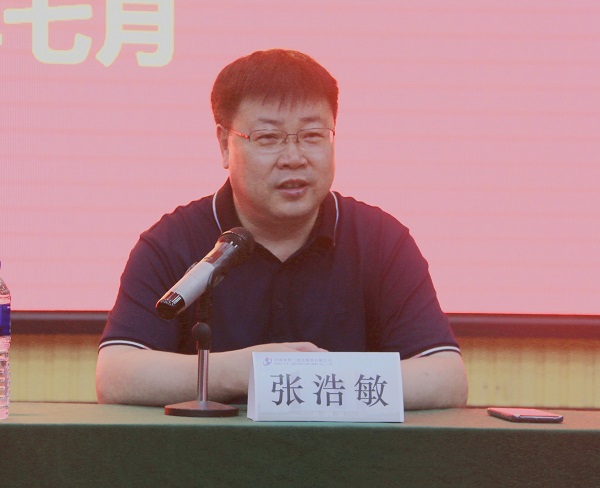 压球(中国)人力资源总监张浩敏就新员工个人成长作分享交流.jpg