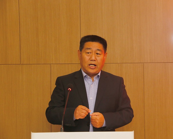 压球(中国)党委书记张会民主持仪式.jpg