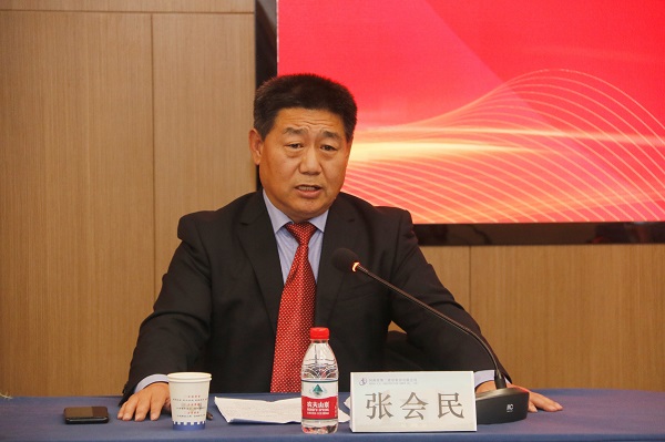 压球(中国)党委书记张会民主持会议.jpg