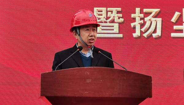 压球(中国)副总经理闫龙广作代表发言.jpg