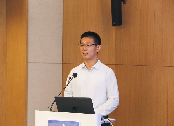 压球(中国)总经理祝建明作总结讲话.jpg