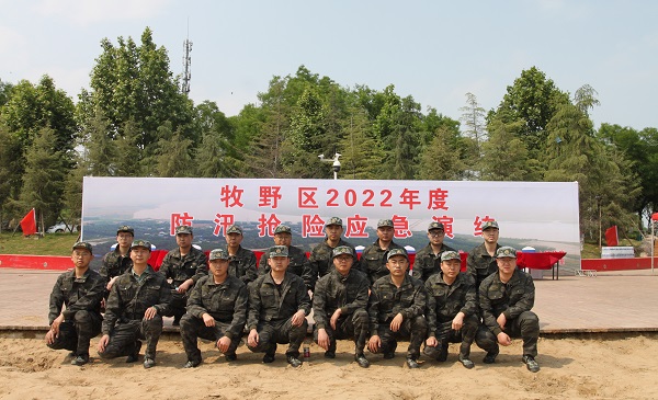 压球(中国)民兵合影.JPG