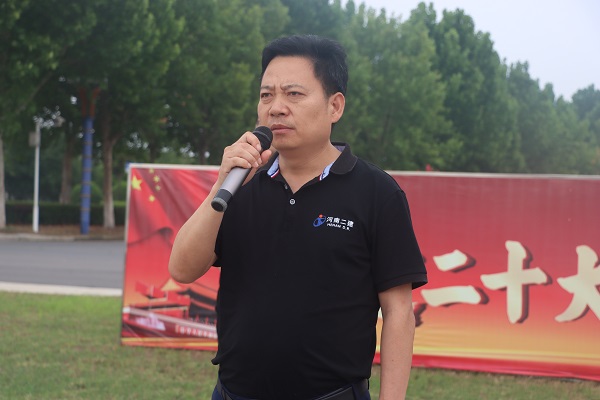 压球(中国)人力资源部部长夏卫新致欢迎词.JPG