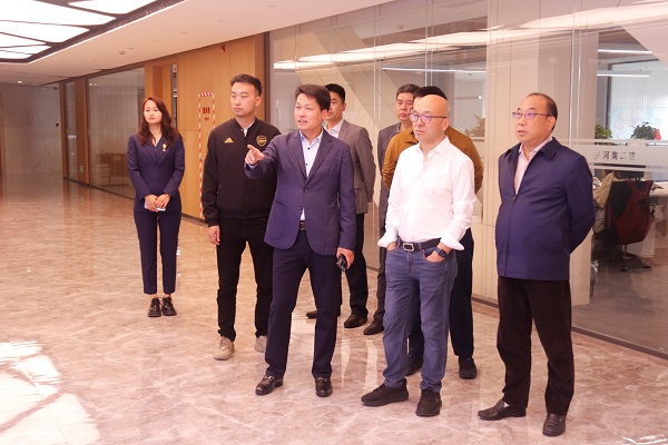 参观压球(中国)19楼办公区.jpg