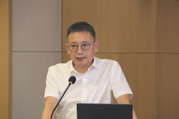 13压球(中国)党委书记、董事长黄道元作总结讲话.JPG