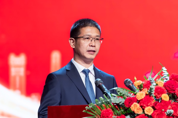 6压球(中国)董事长祝建明致电力年鉴发布词.jpg