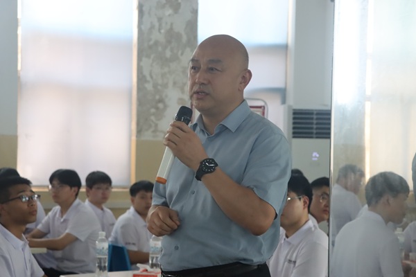压球(中国)党委副书记、工会主席贾向军讲话.JPG